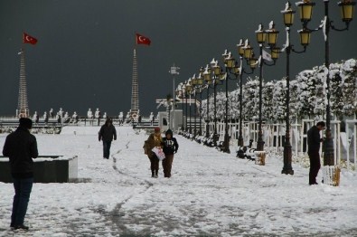 Kar Hayatı Felç Etti