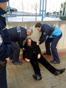 Kriz Geçiren Vatandaşın İmdadına Zabıta Yetişti