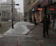 RİZE BELEDİYESİ - Rize'de Soğuk Hava Ve Kar Yağışı