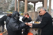 AHMET ÖZEN - Soğuk Havada Sıcak İkram
