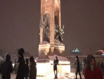 YILBAŞI KUTLAMASI - Taksim'de yeni yıl coşkusu