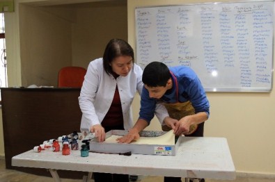 Talas'ta Zihinsel Engelli Çocuklara Beceri Kursu