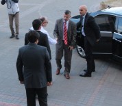 DıŞ TICARET MÜSTEŞARLıĞı - Vali Bektaş'tan Pakdemirli Ailesine Taziye Ziyareti