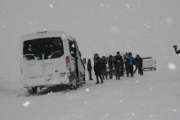 Yüksekova'da Mahsur Kalan 75 Öğrenci Kurtarıldı