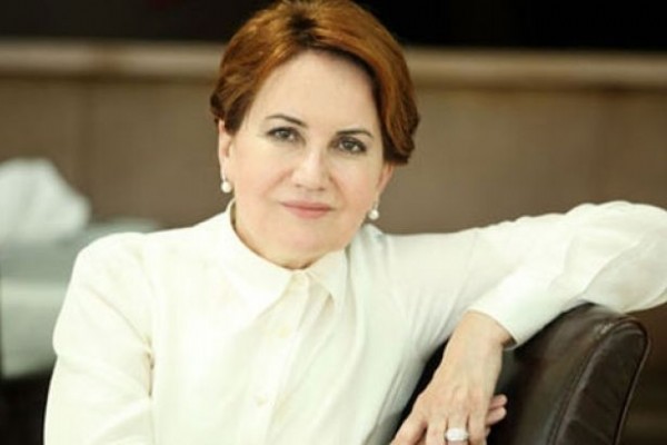 Meral Akşener'in attığı SMS MHP'yi karıştırdı!