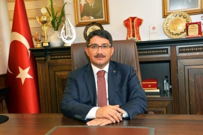 Başkan Çelik'in Dünya Kadın Hakları Günü Mesajı