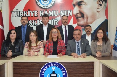 Dünya Kadın Hakları Günü Ve Türk Kadınına Seçme Ve Seçilme Hakkının Verilmesi