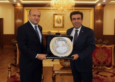 Fikri Işık Açıklaması 'Rusya Kendi Ayağına Sıktı'