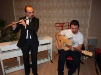 BAŞPıNAR - Müzik Eğitimi Veren Sanat Okuluna Karnaval Gibi Açılış