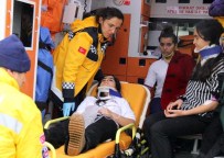 Öğrenci Servisi Otomobil İle Çarpıştı Açıklaması 9 Yaralı