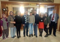 ENGELLİ GENÇ - Zihinsel Engelli Genç İlgi Ve Sevgiyle Konuşmayı Öğrendi