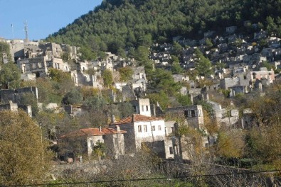 Tarihi Kayaköy'de Vahşi Yapılaşma