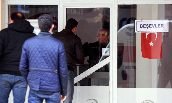 Pompalı tüfekle kargo şubesini bastı