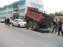 KARAHISAR - Beyşehir'de Yol Yapım Çalışmaları Sürüyor