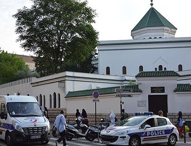 Fransa'da Camiye Saldırı