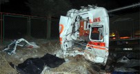 MİNİBÜS ŞOFÖRÜ - Kazaya Müdahale Eden Ekiplere Tır Çarptı Açıklaması 2 Ölü 4 Yaralı