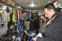 AYAKKABI TAMİRCİSİ - Kışın Gelişi Ayakkabı Tamircilerine Yaradı