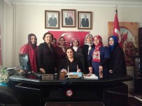 BINBAŞı AYŞE - MHP Kadın Kolları Türk Kadınına Seçme Ve Seçilme Hakkı Konusunda Basın Açıklamasında Bulundu