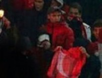 SPARTAK MOSKOVA - Rus taraftarlar Türk bayrağı yaktı