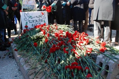 Tahir Elçi, Vurulduğu Saatte Mezarı Başında Anıldı