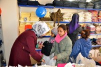ÜMMET - Çadır Kentin Yetim Ve Öksüzleri STK'lar Tarafından Giydirildi