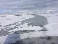GİZLİ BUZLANMA - Çıldır Aktaş Gölü Buz Tuttu