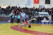 KIRAÇ - Erzurum Büyükşehir Belediyesi Güreş Takımı 5-4 Yenildi
