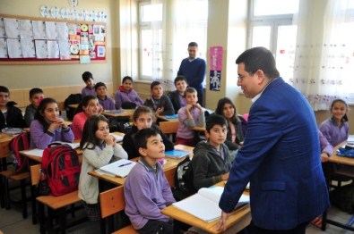 Kepez Vakfı'ndan 2 Bin 500 Çocuğa Burs