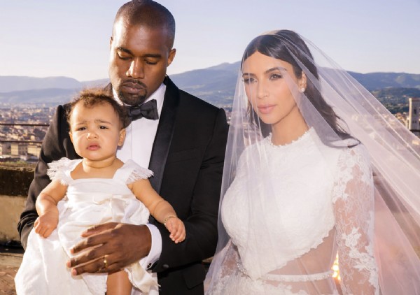 Kim Kardashian ikinci kez anne oldu