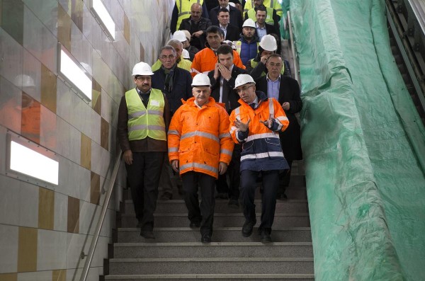 Bakan Yıldırım: Keçiören metrosu 2016'da hizmete giriyor