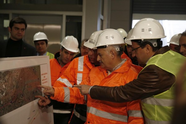 Bakan Yıldırım: Keçiören metrosu 2016'da hizmete giriyor