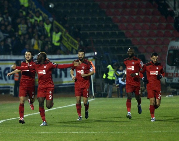 Fener liderliği kaybetti