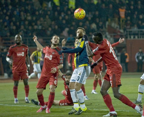 Fener liderliği kaybetti