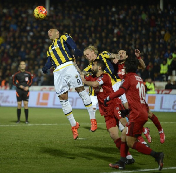 Fener liderliği kaybetti