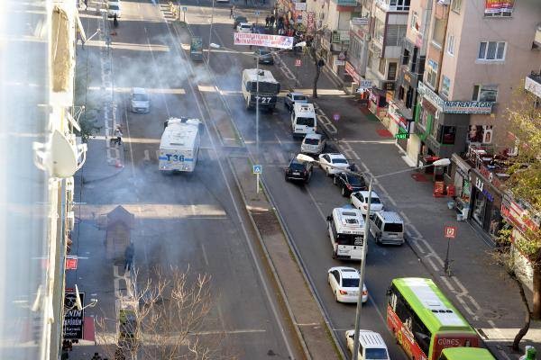 Diyarbakır'da polise ses bombası atıldı