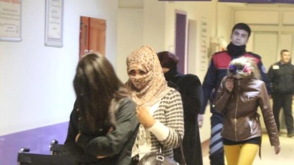 Şanlıurfa'da 1 saatte 50 Suriyeli konsomatris yakalandı