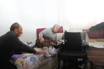 Başkan Karaçoban'dan Yaşlı Kadına Akülü Engelli Aracı