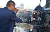 CEVIZLIBAĞ - Cevizlibağ'da Vatandaşlara Çorba Sürprizi