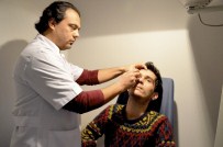 LENS - Göz Hastalıkları Uzmanı Yağız Açıklaması 'Göz Damlasının Yanlış Kullanımı Kör Ediyor'