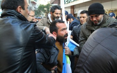 İzmir'de İzinsiz Yapılan Eyleme Müdahale Açıklaması 14 Gözaltı
