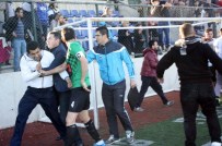 AKKONAK - Amatör Maçta Saha Karıştı