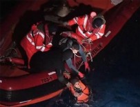 ÇOCUK AYAKKABISI - Çeşme'de kaçakları taşıyan bot battı: 6 çocuk öldü