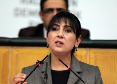 Figen Yüksekdağ'a göre camiyi devlet yaktı