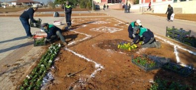 Körfez'de Binlerce Çiçek Toprakla Buluştu