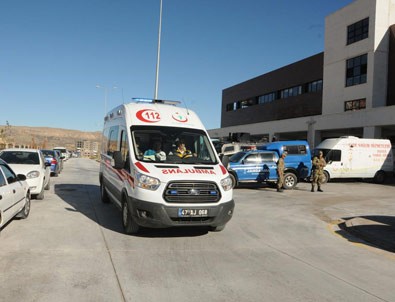 Mardin'de askeri araç devrildi: 10 asker yaralı