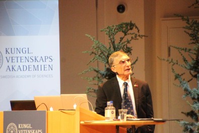 Nobel Ödüllü Aziz Sancar, Stockholm Üniversitesi'nde Konferans Verdi