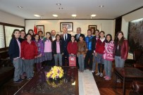 Serinhisarlı Basketbolcu Kızlardan Başkan Zolan'a Ziyaret