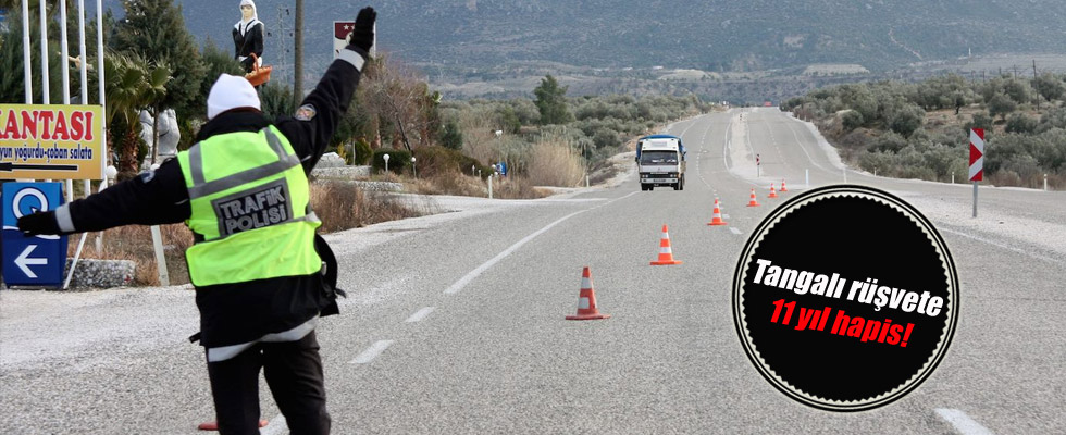 Trafik polisine rüşvet: Tanga ve bikini!