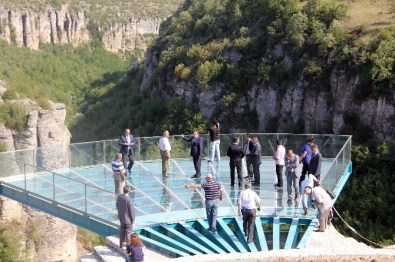 Cam Terasa Rekor Fiyat