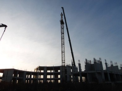 Hastane İnşaatında Çalışmalar Yeniden Başladı